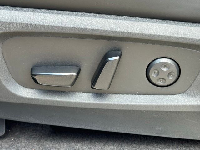 New 2027 Gray INFINITI LUXE image 22