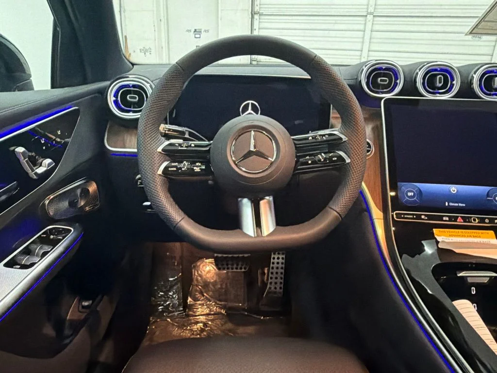 New 2027 White Mercedes-Benz GLC 300 image 22