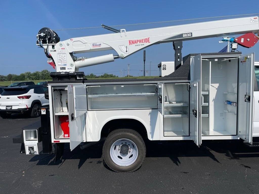 2025 Ford F-550 Super Duty Chassis Cab XL - Photo 31