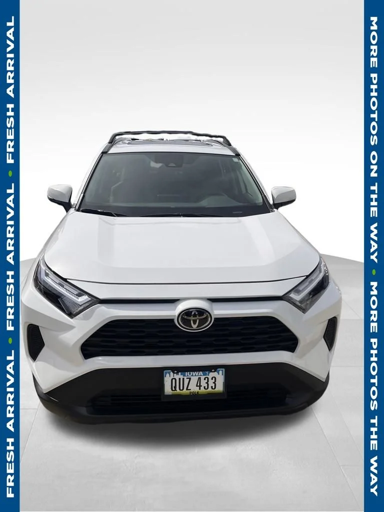 Used 2025 White Toyota XLE image 1