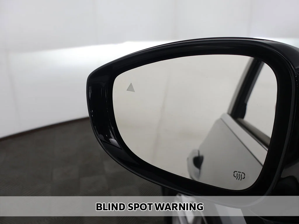 Used 2024 Silver Mist Clearcoat Chrysler Touring L image 4