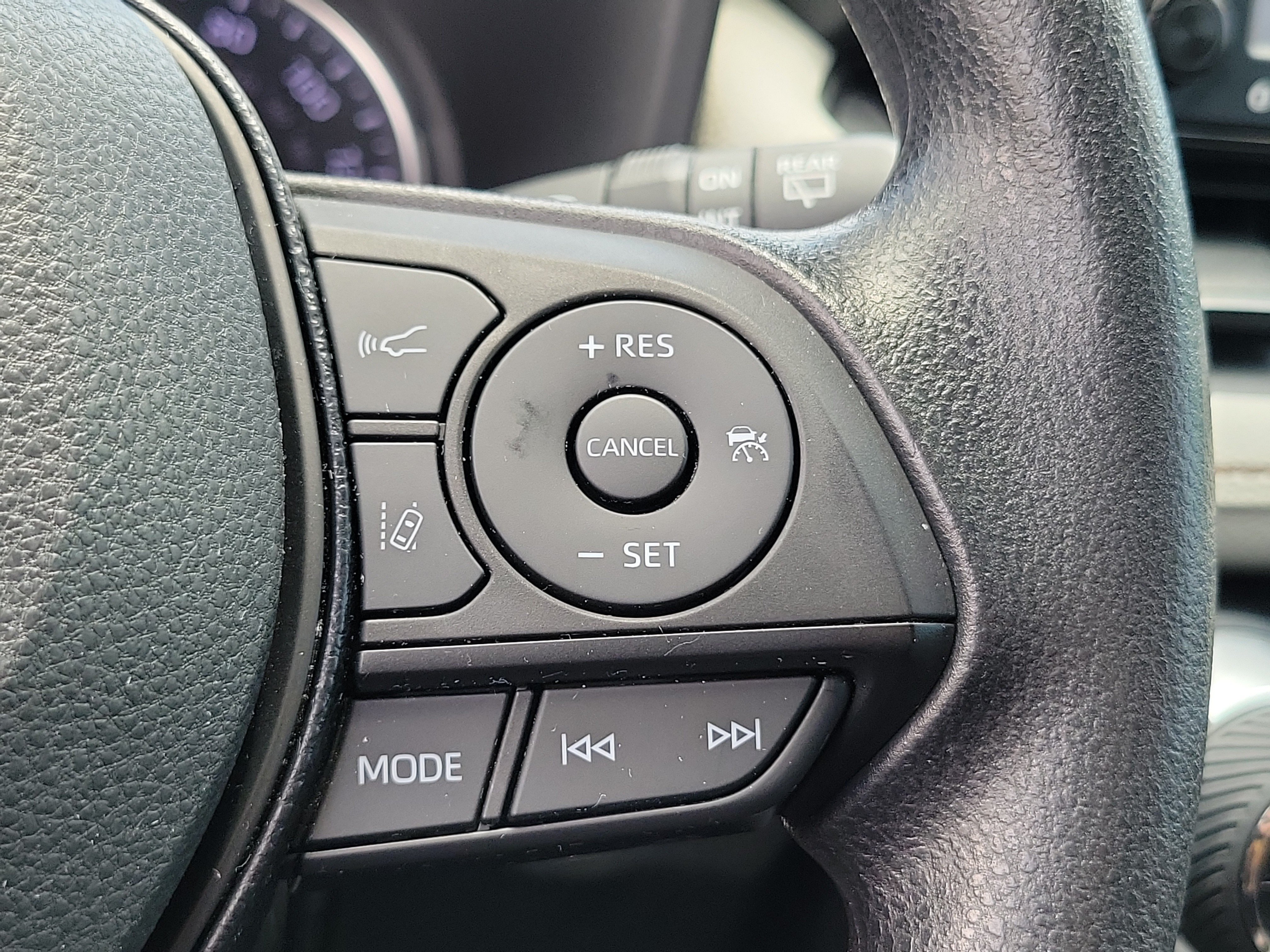 Used 2020 Silver Sky Metallic Toyota XLE image 25