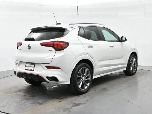 Used 2021 WHITE FROST TRICOAT Buick Preferred image 7