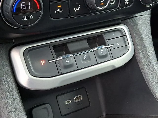 Used 2020 Gray GMC SLE image 15