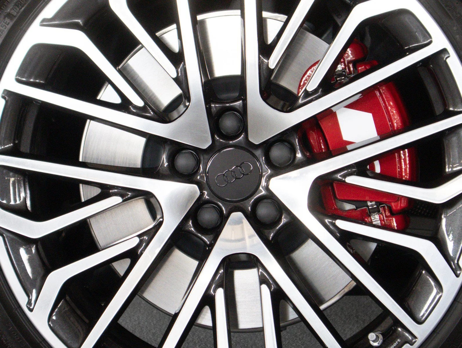 New 2026 Daytona Gray Pearl Effect Audi Premium Plus image 7
