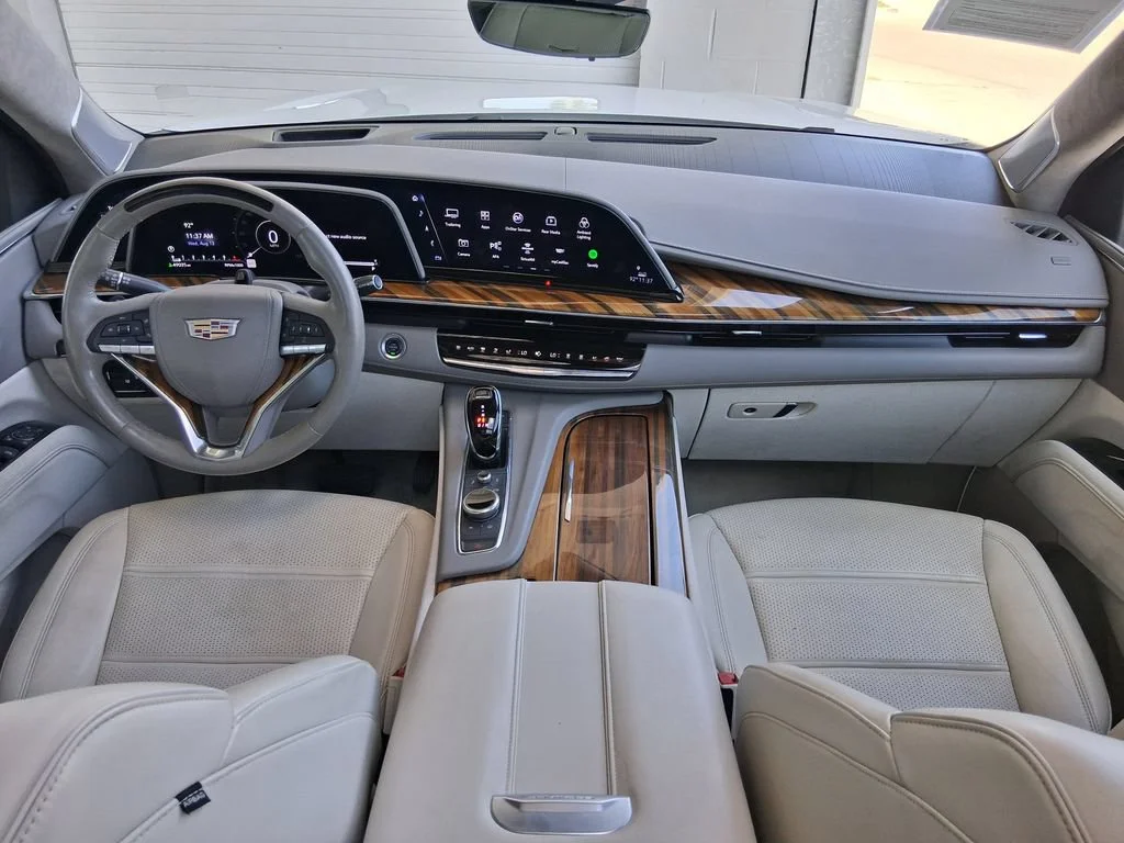 Used 2024 Crystal White Tricoat Cadillac Premium Luxury Platinum image 10