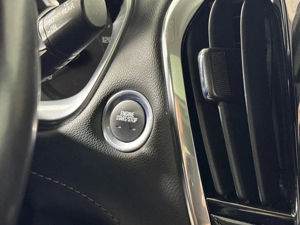 Used 2019 Black Chevrolet 3LT image 33