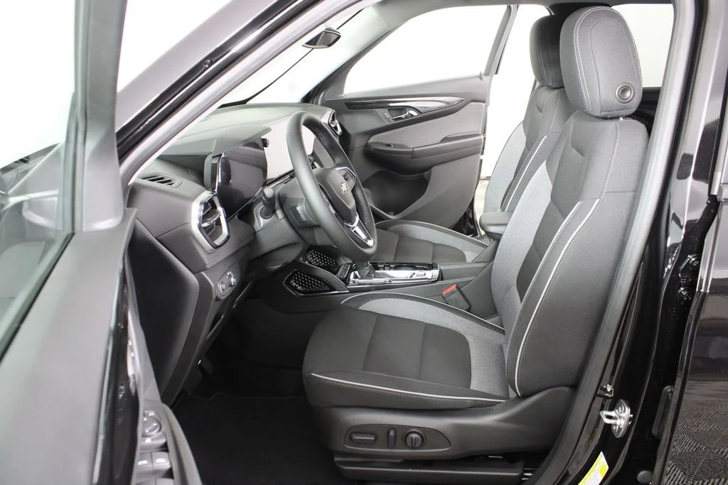 New 2026 Mosaic Black Metallic Chevrolet LT image 20