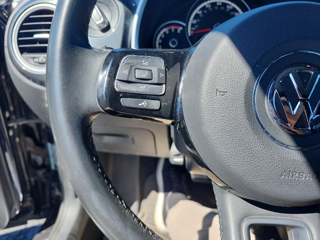 Used 2014  Volkswagen R-Line image 21
