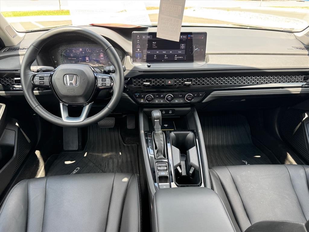 Used 2024 Crystal Black Pearl Honda Touring image 13