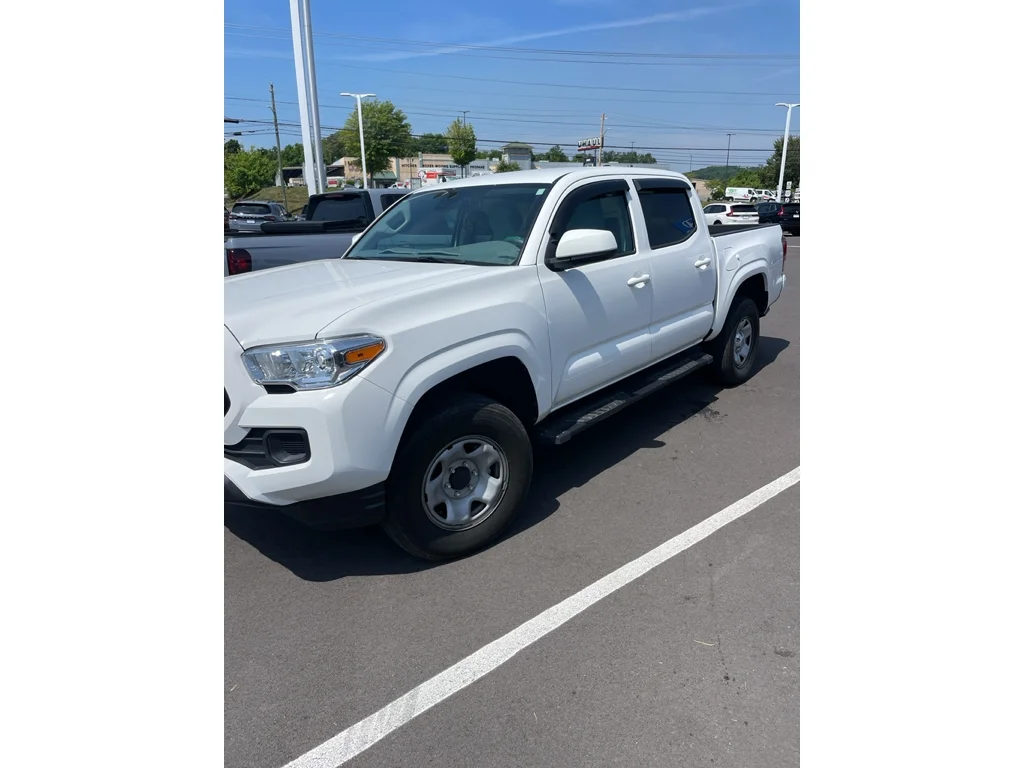 2023 Toyota Tacoma SR Double Cab 4WD V6 Auto Short Bed's photo