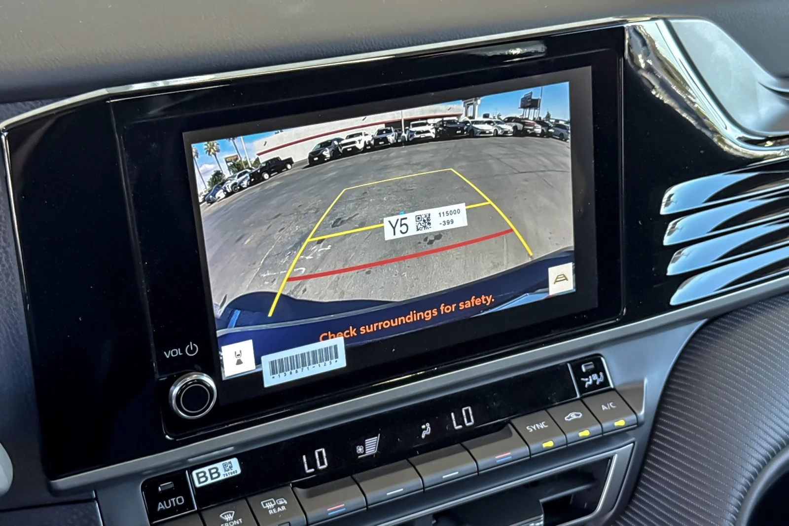2026 Toyota Camry SE - Photo 17