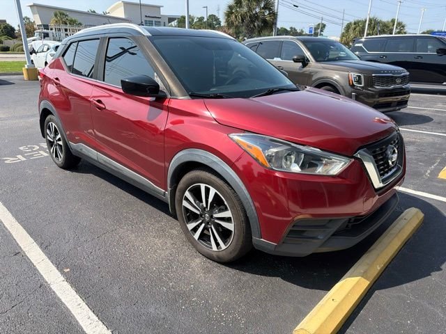 Used 2018 Red Nissan SV image 8