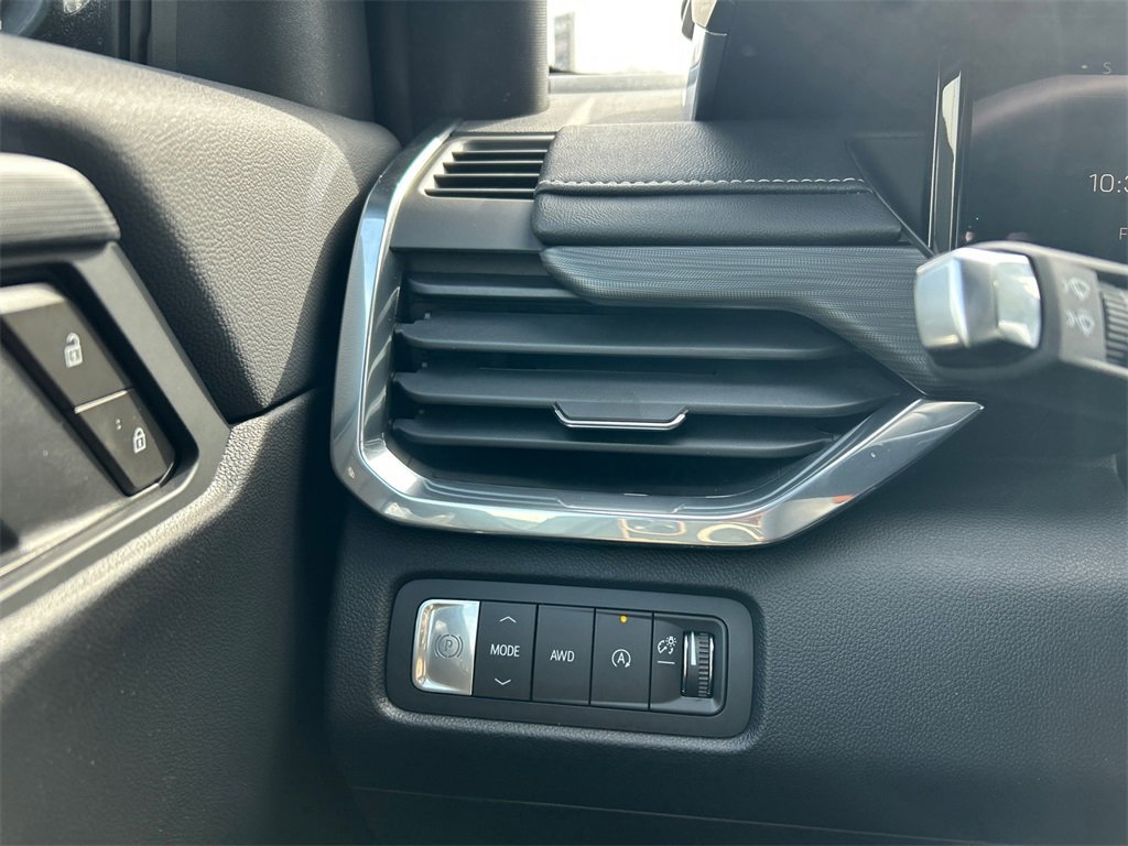 2026 GMC ACADIA - Image 17