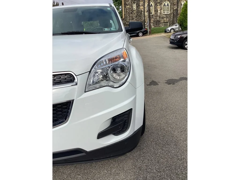 Used 2015 SUMMIT WHITE Chevrolet LS image 25