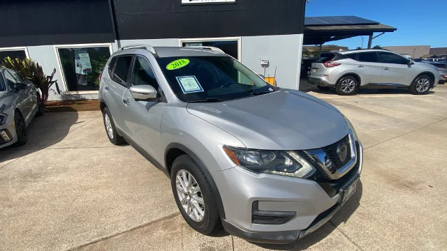 Used 2018 Silver Nissan SV image 7