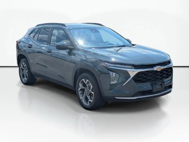 Used 2025 Gray Chevrolet LT image 4