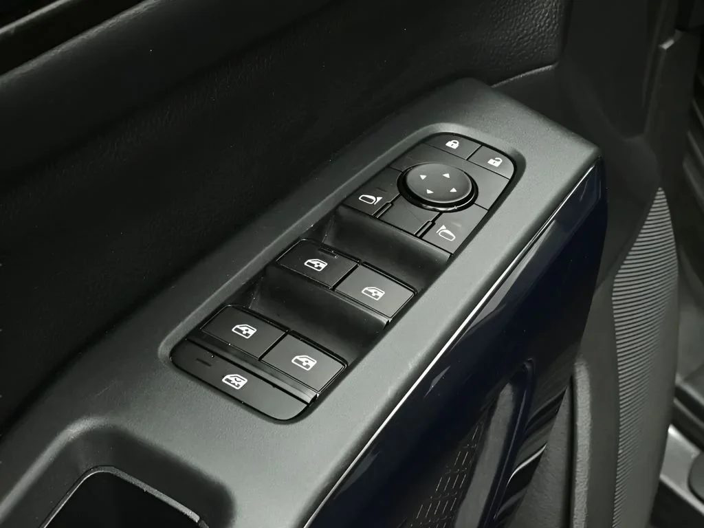 Used 2025 Gun Metallic Nissan SV image 19