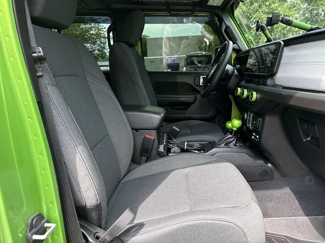 Used 2025  Jeep Nighthawk image 15