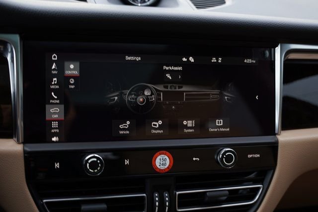 2026 Porsche Macan - Photo 16