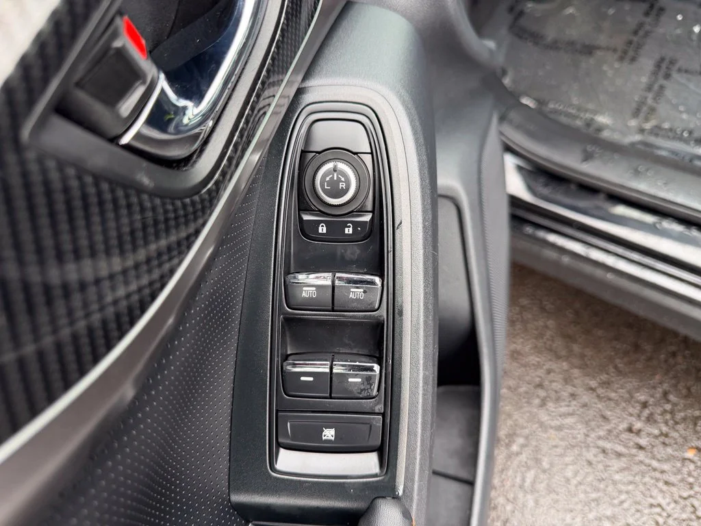 Used 2019 Crystal Black Silica Subaru 2.0i Limited image 12