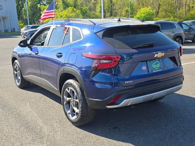 2024 Chevrolet Trax LT - Photo 13
