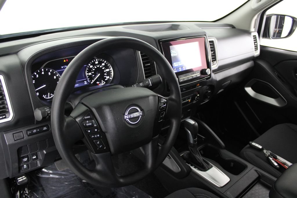 Used 2023 White Nissan SV image 17