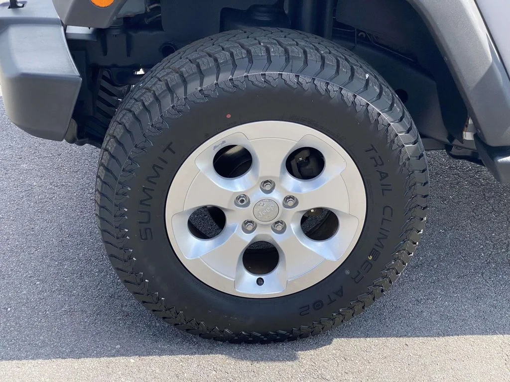 Used 2013 Silver Jeep Sport image 38