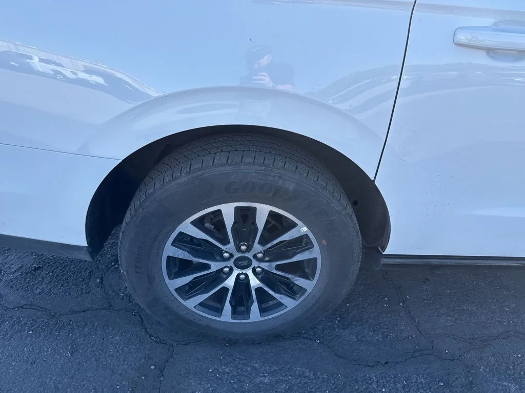 Certified Used 2025 Oxford White Ford Platinum image 7