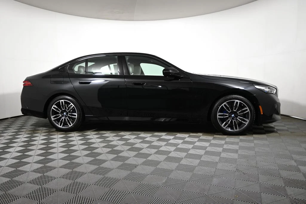 Used 2026 Black BMW 530i xDrive image 8