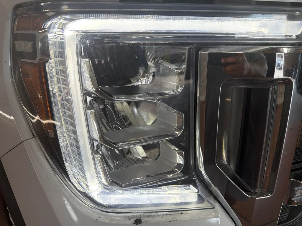 Used 2022 Summit White GMC SLE image 9