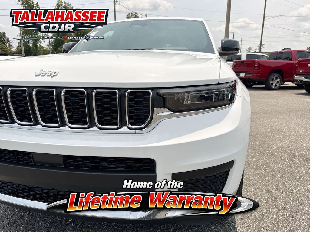New 2026 Bright White Clear-Coat Exterior Paint Jeep  image 11