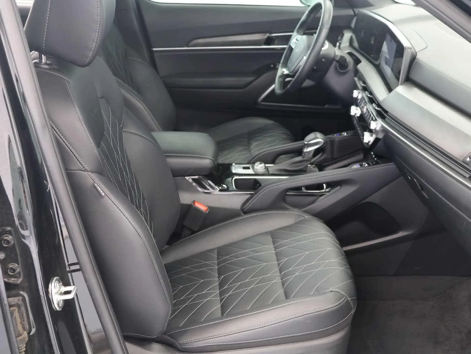Used 2024 Ebony Black Kia EX X-Line image 31
