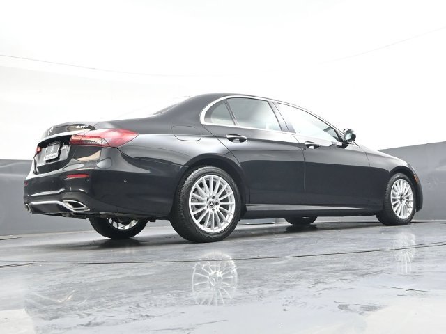Used 2023  Mercedes-Benz E 350 image 32
