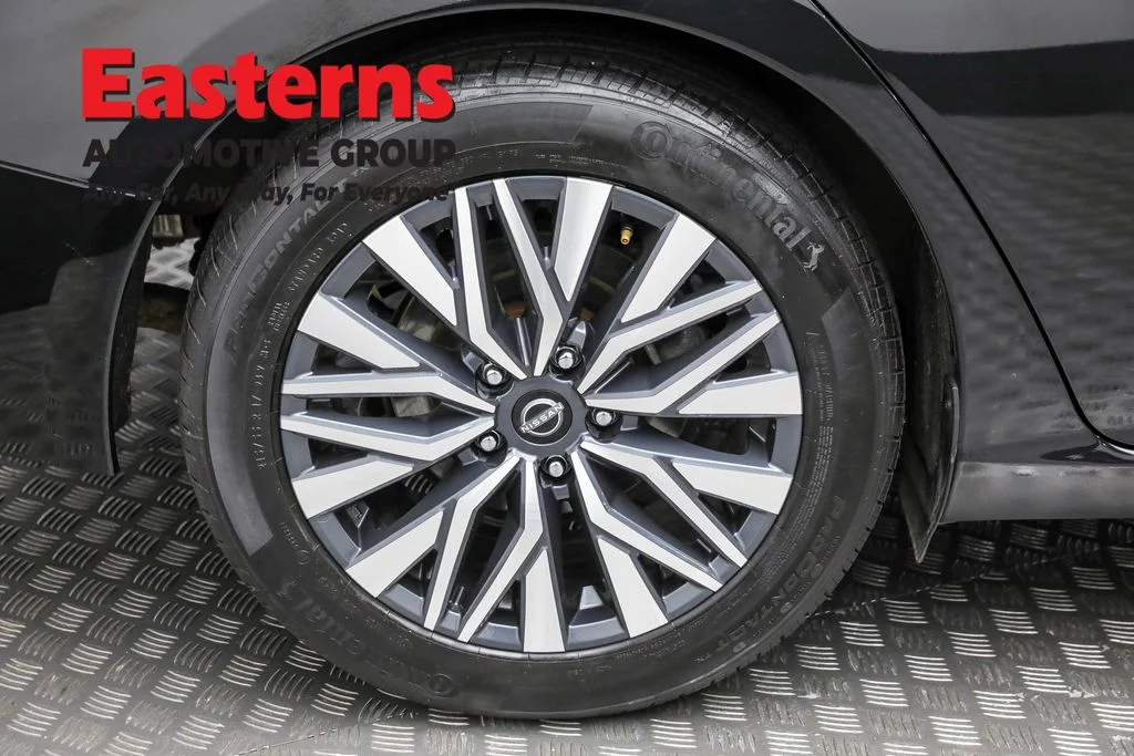 Used 2024 Black Nissan 2.5 SV image 29