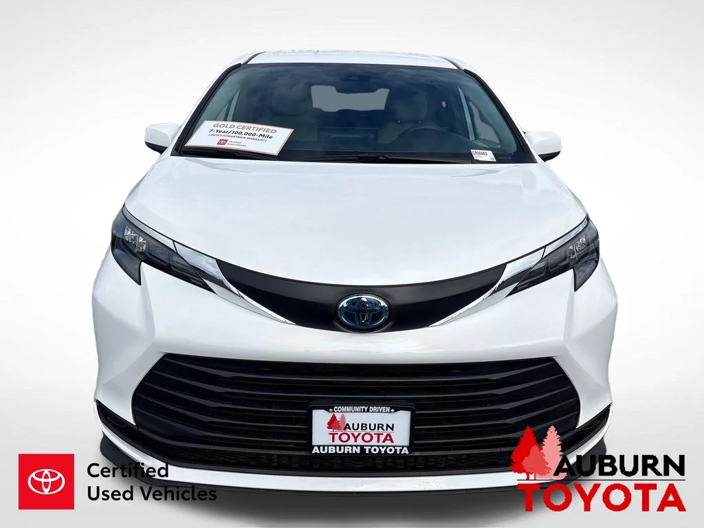 Certified Pre-Owned 2025 Toyota Sienna LE 4D Passenger Van in