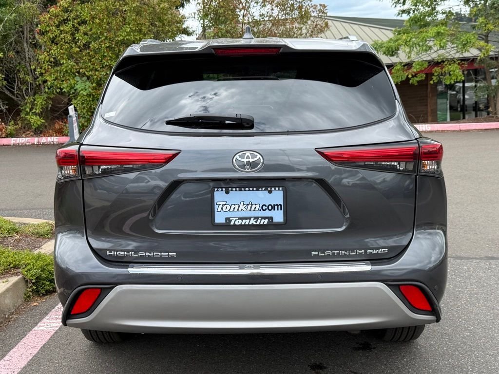 Used 2022 Magnetic Gray Metallic Toyota Platinum image 6