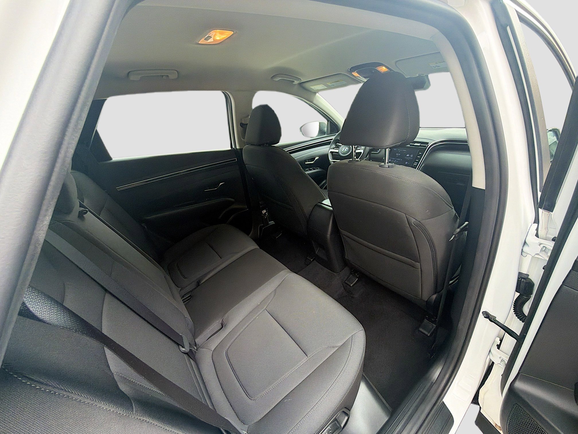 Used 2024 White Pearl Hyundai SE image 26
