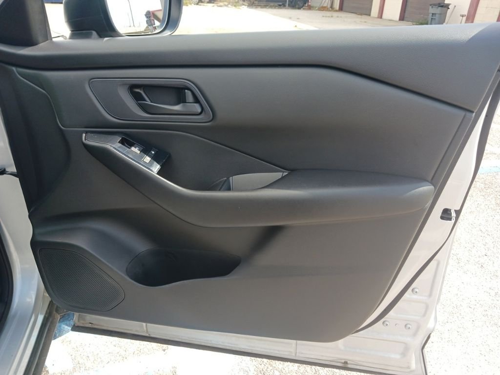 Used 2024 Silver Nissan S image 17