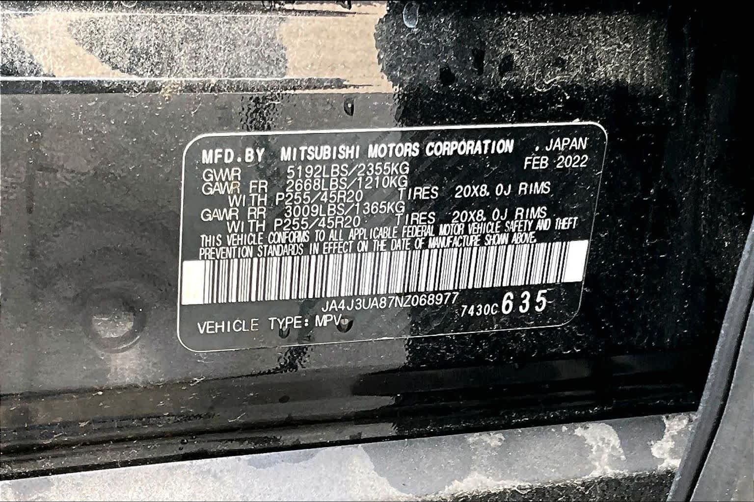 Used 2022 Black Diamond Mitsubishi SE image 34