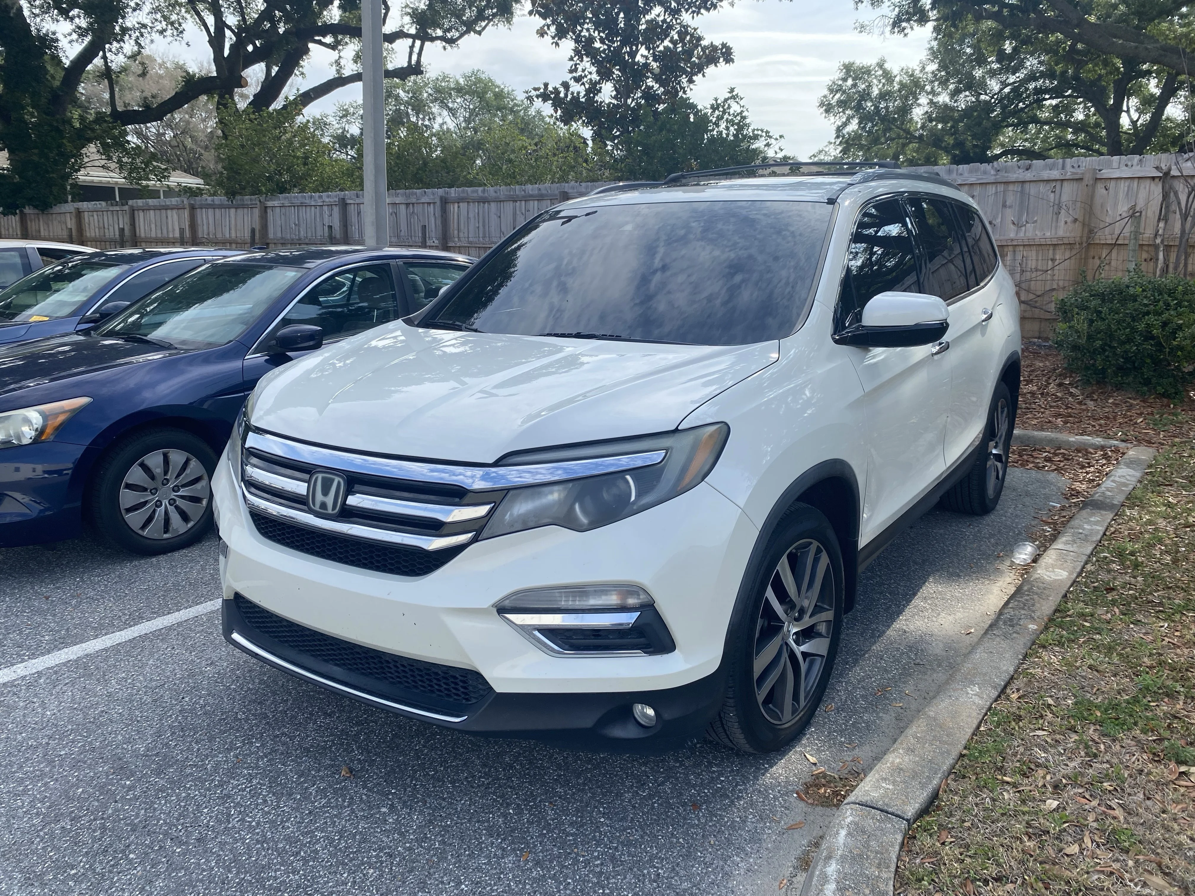 2016 Honda Pilot 4WD Touring's photo