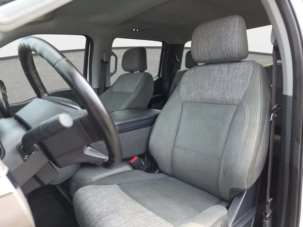 Certified Used 2023 Oxford White Ford XLT image 12