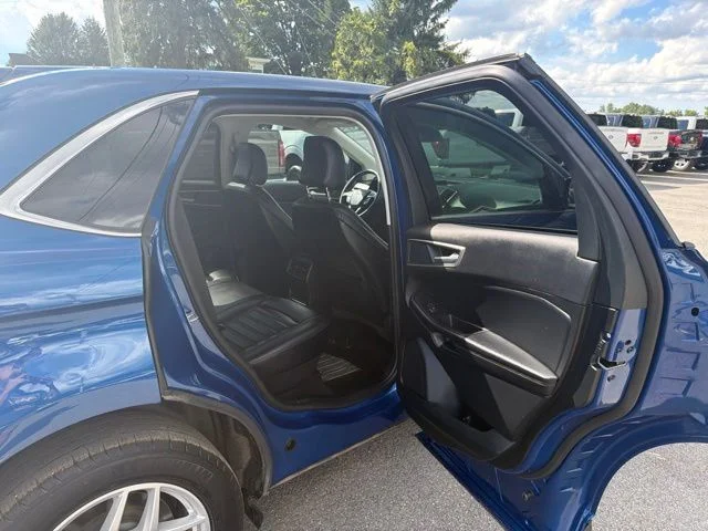 Used 2024 Atlas Blue Metallic Ford SEL image 36