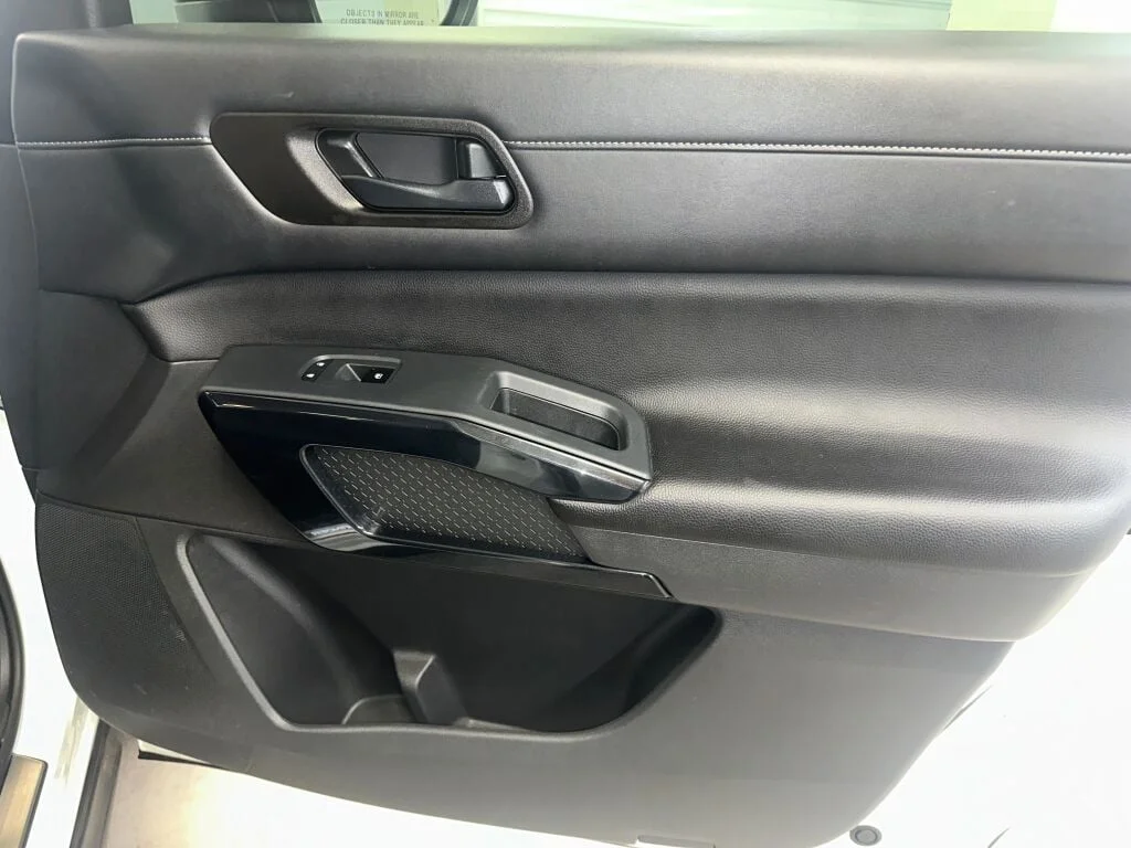 2023 Nissan Pathfinder SV - Photo 33