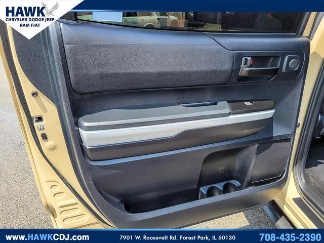 Used 2018  Toyota SR5 image 24