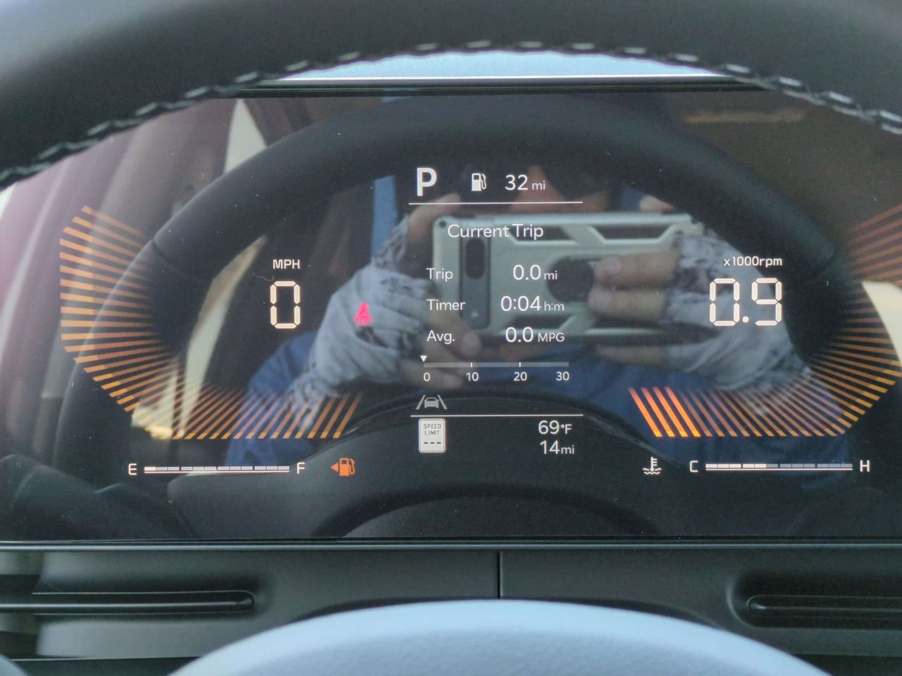New 2026 Snow White Pearl Kia LXS image 27
