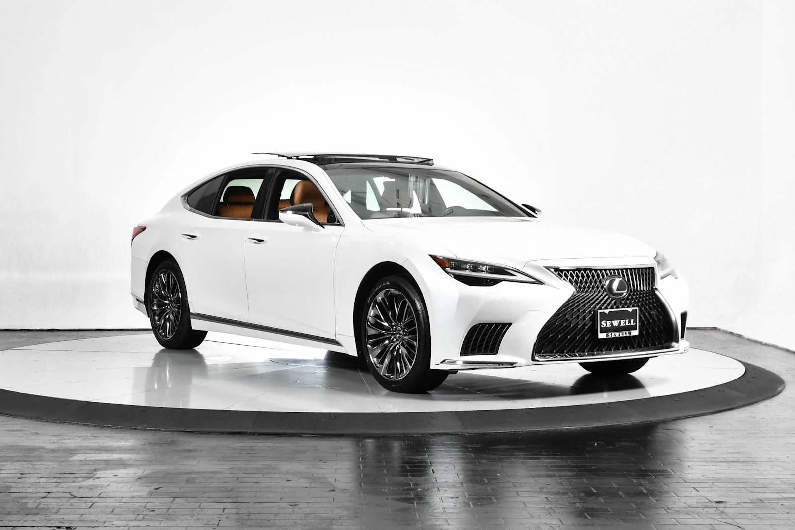 Certified Used 2022 Eminent White Pearl Lexus  image 9