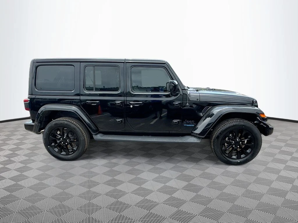 Used 2021 Black Jeep Unlimited Sahara 4xe image 5