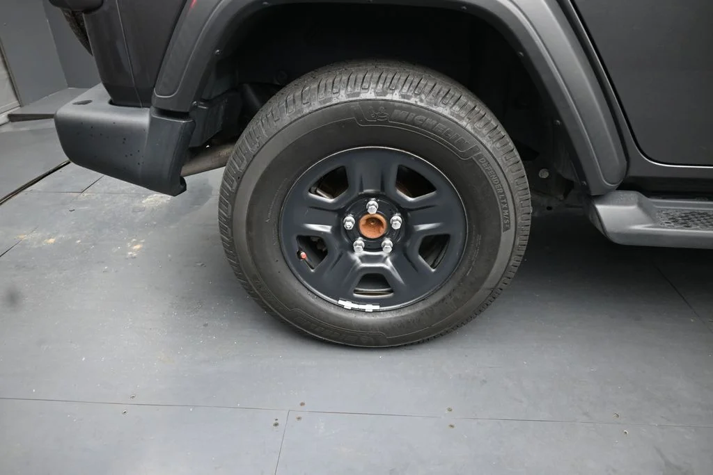 Used 2021 Gray Jeep Unlimited Sport image 10