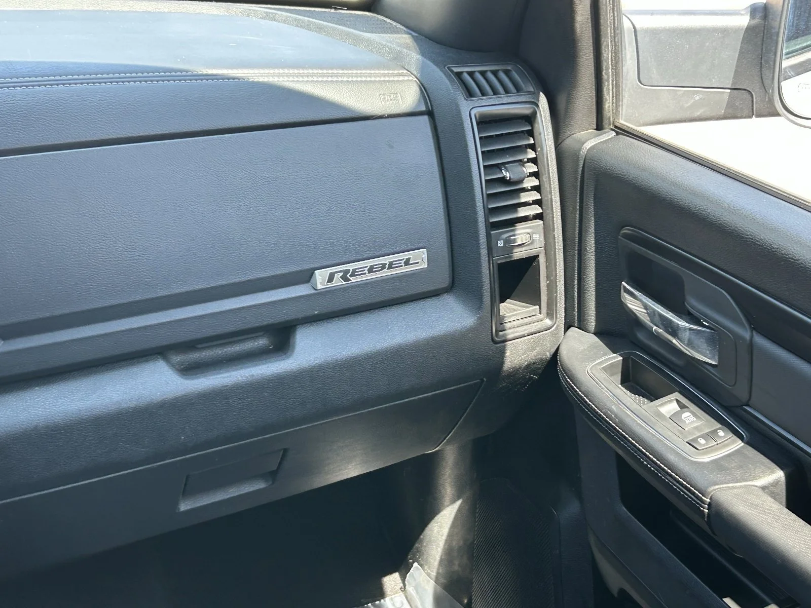 Used 2018 Bright White Clearcoat Ram Rebel image 19